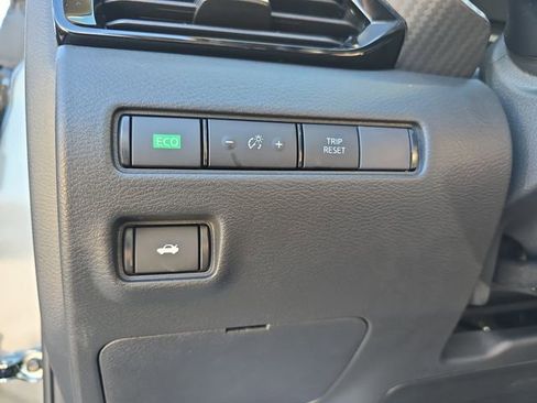 New 2025 Nissan Sentra SV image 30