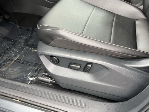 Used 2021 Volkswagen Tiguan SE image 15