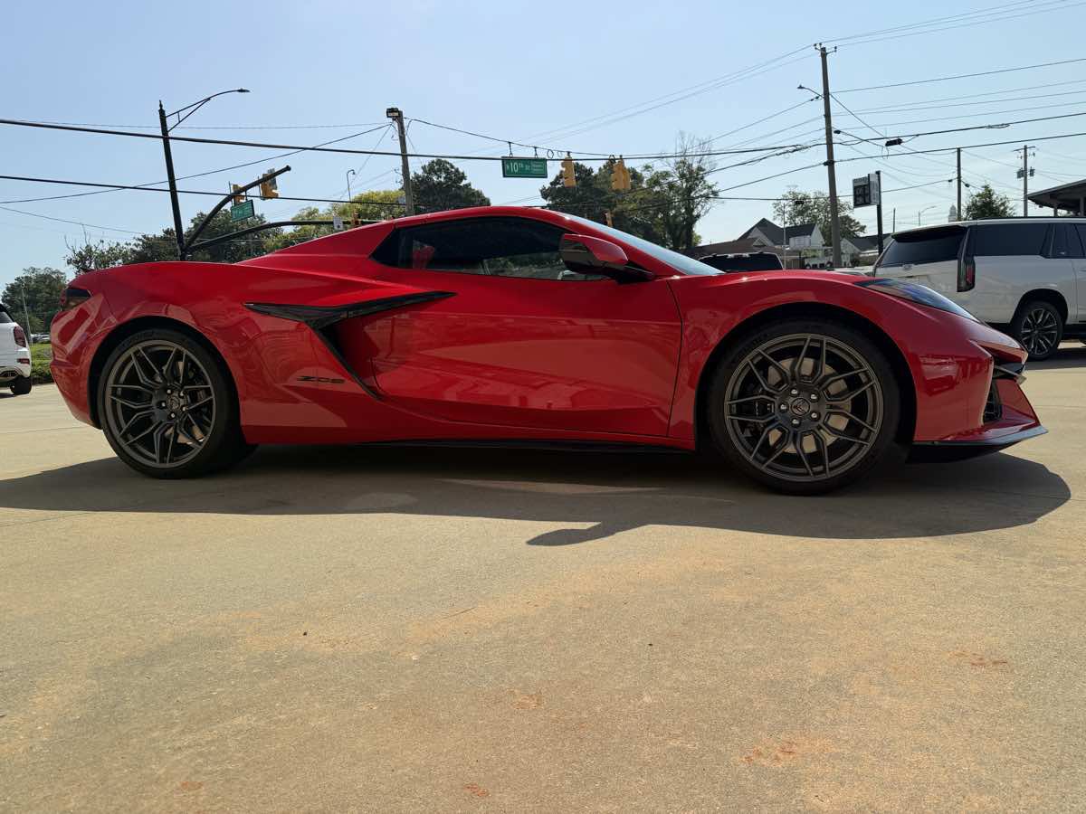 Used 2026 Chevrolet Corvette Z06 RWD image 4