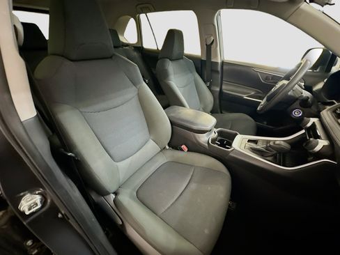 Used 2024 Toyota RAV4 LE image 32