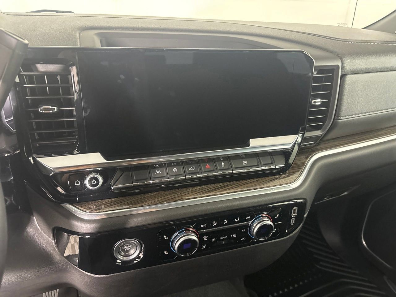 Used 2024 GMC Sierra 1500 Elevation AWD/4WD image 17
