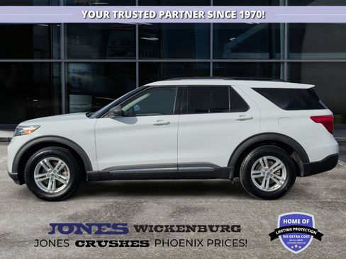 Used 2020 Ford Explorer XLT RWD image 2