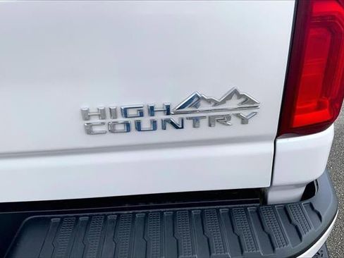 Used 2024 Chevrolet Silverado 2500 High Country w/ High Country Premium Package image 7
