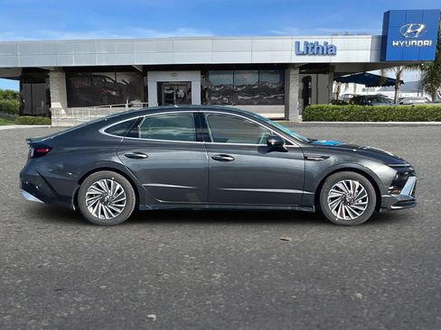 New 2026 Hyundai Sonata Limited FWD image 9