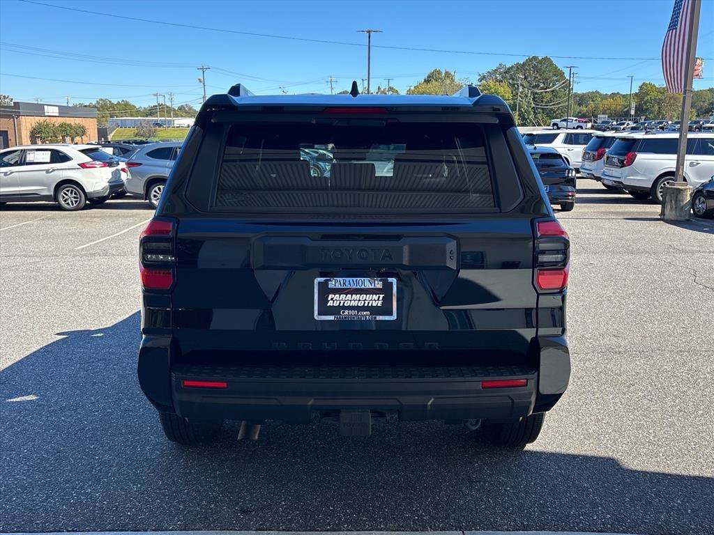 Used 2025 Toyota 4Runner SR5 AWD/4WD image 25