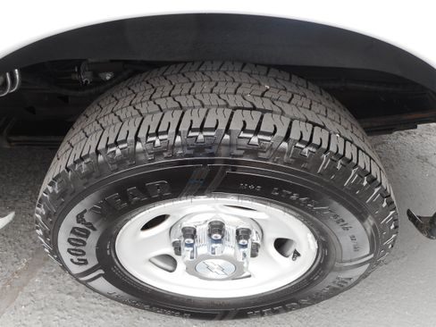 Used 2017 Chevrolet Express 3500 LT w/ LT Preferred Equipment Group RWD image 12
