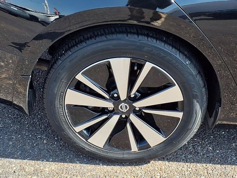 Used 2022 Nissan Altima 2.5 SV w/ SV Premium Package FWD image 10