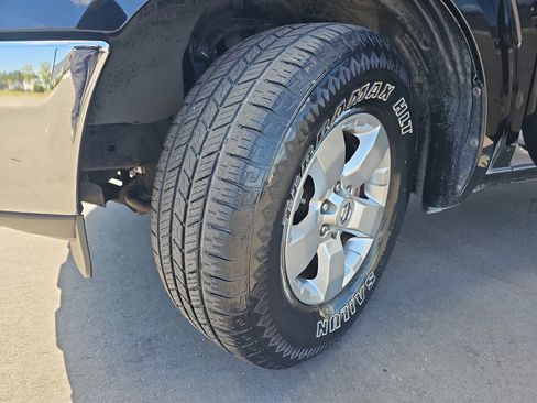 Used 2010 Nissan Frontier SE RWD image 30
