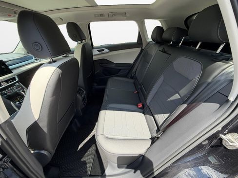 New 2026 Volkswagen Taos SE AWD/4WD image 13