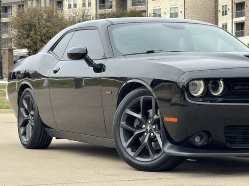 Used 2019 Dodge Challenger R/T w/ Blacktop Package image 3