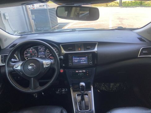 Used 2018 Nissan Sentra SR w/ Premium Package (P02) FWD image 10
