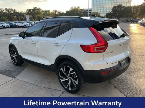 Certified 2022 Volvo XC40 T5 R-Design w/ Advanced Package AWD/4WD image 3