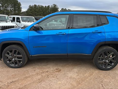 New 2026 Jeep Compass Latitude image 11
