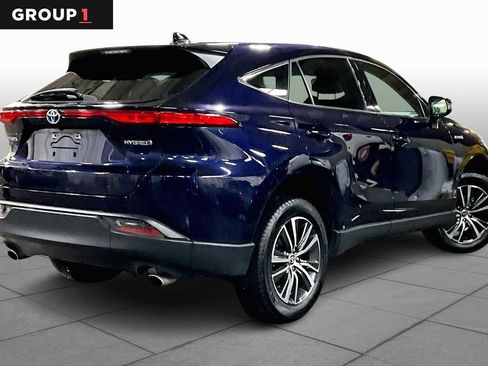 Certified 2021 Toyota Venza LE image 12