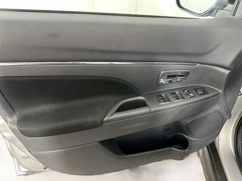 Used 2025 Mitsubishi Outlander Sport AWD image 23