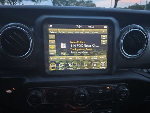 Used 2022 Jeep Wrangler Unlimited Sahara AWD/4WD image 21