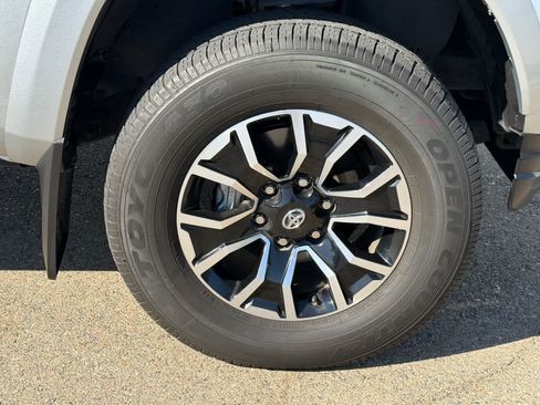 Certified 2023 Toyota Tacoma TRD Sport w/ TRD Premium Sport Package AWD/4WD image 18