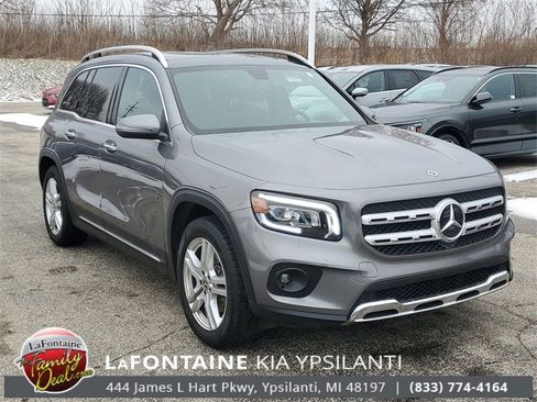 Used 2021 Mercedes-Benz GLB 250 4MATIC w/ Premium Package image 3