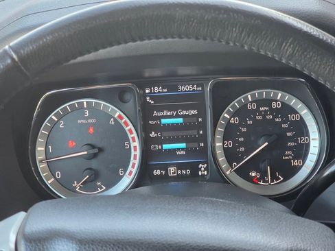 Used 2019 Nissan Titan SV w/ SV Convenience Package image 20