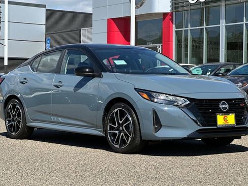 New 2025 Nissan Sentra SR image 2