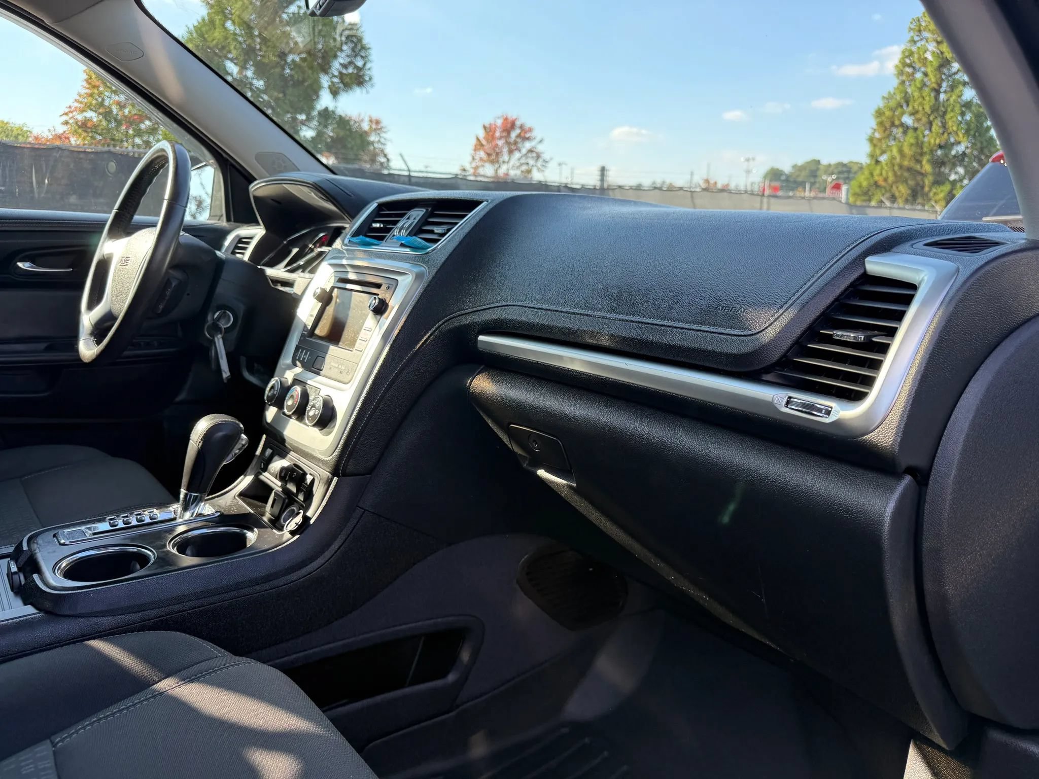 Used 2016 GMC Acadia SLE AWD/4WD image 19