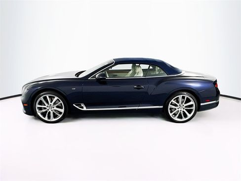 Used 2022 Bentley Continental GT image 40