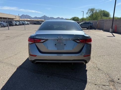 Used 2025 Nissan Sentra S image 6