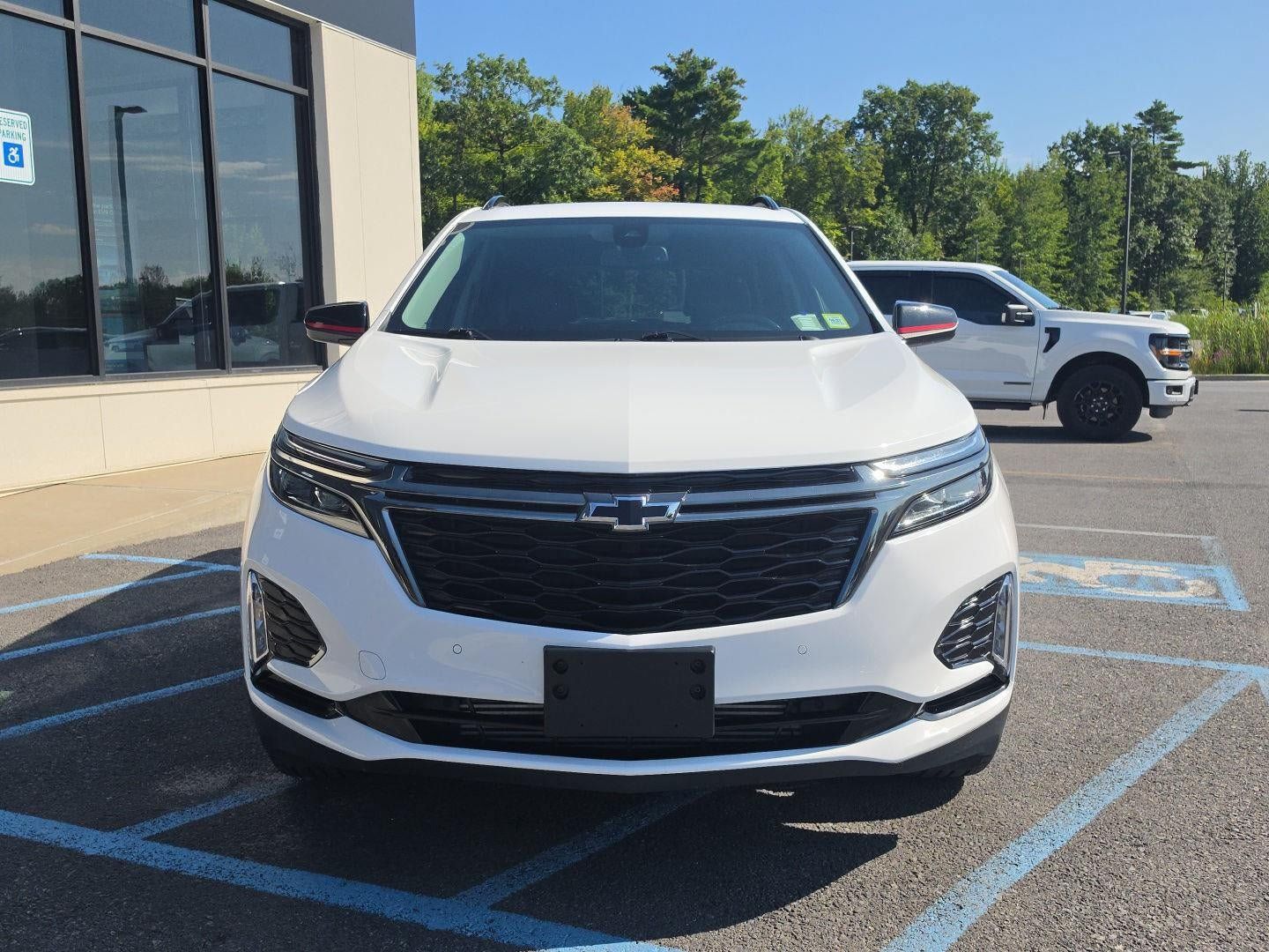 Used 2022 Chevrolet Equinox Premier w/ Redline Edition AWD/4WD image 11