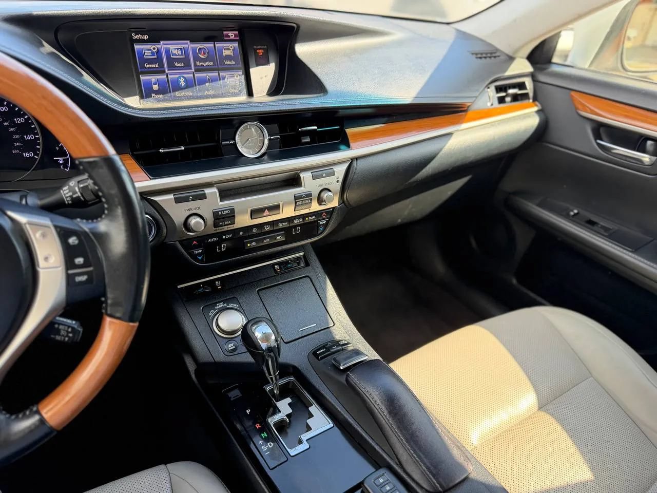 Used 2014 Lexus ES 300h w/ Premium Package w/Bamboo Trim FWD image 49