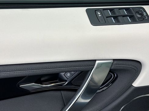 Used 2025 Land Rover Discovery Sport S image 22