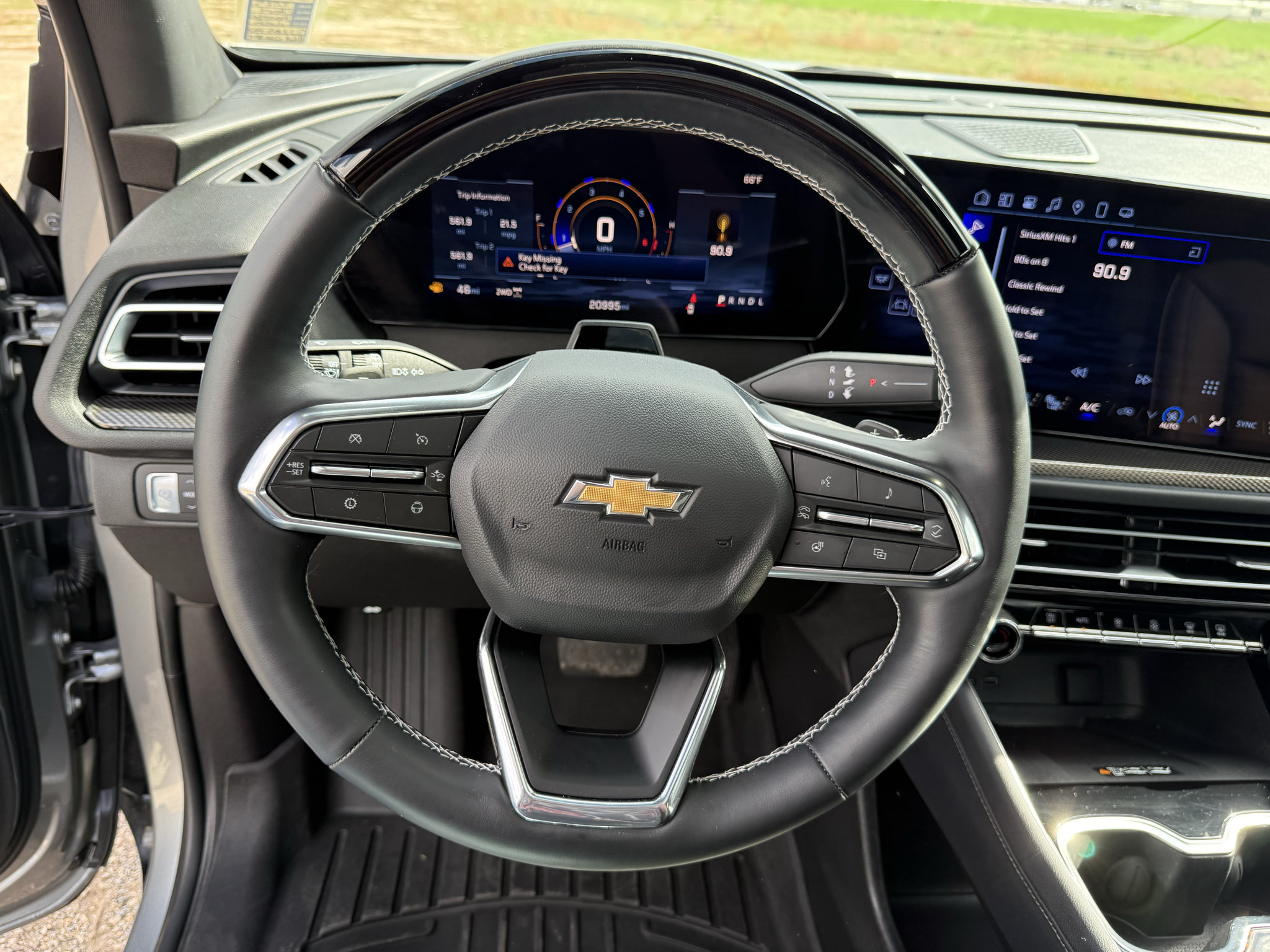 Used 2025 Chevrolet Traverse High Country AWD/4WD image 17