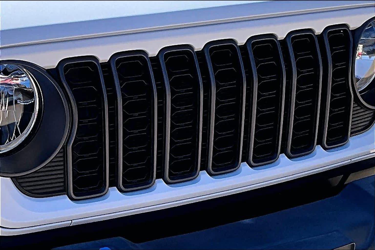 Used 2024 Jeep Wrangler Unlimited w/ Convenience Group AWD/4WD image 24