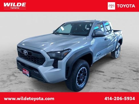 Used 2025 Toyota Tacoma TRD Off-Road image 1