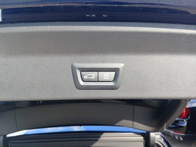 Used 2022 BMW X3 sDrive30i w/ M Sport Package 2 RWD image 10