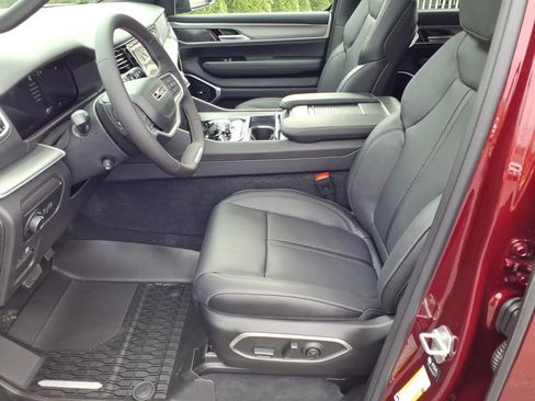 New 2026 Jeep Grand Wagoneer Limited AWD/4WD image 6