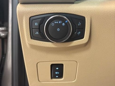 Used 2018 Ford F350 Lariat AWD/4WD image 21