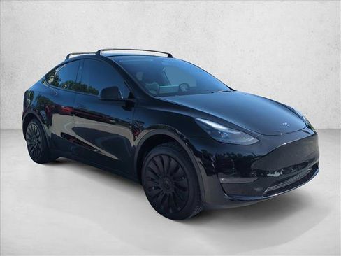 Used 2023 Tesla Model Y Long Range AWD/4WD image 3