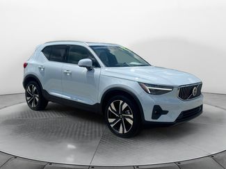 Certified 2025 Volvo XC40 B5 Ultra AWD/4WD video 1