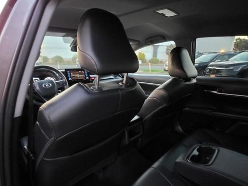 Used 2024 Toyota Camry SE image 15