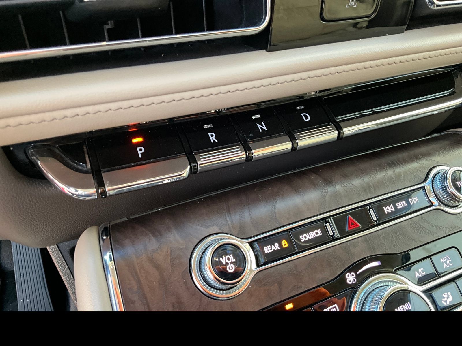 Used 2021 Lincoln Aviator Reserve w/ Equipment Group 201A AWD/4WD image 27