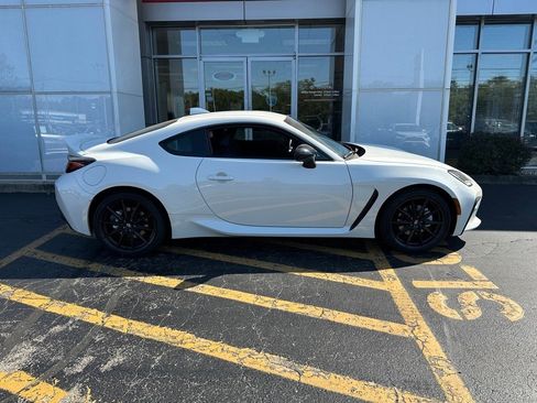 New 2025 Toyota GR86 Premium image 4