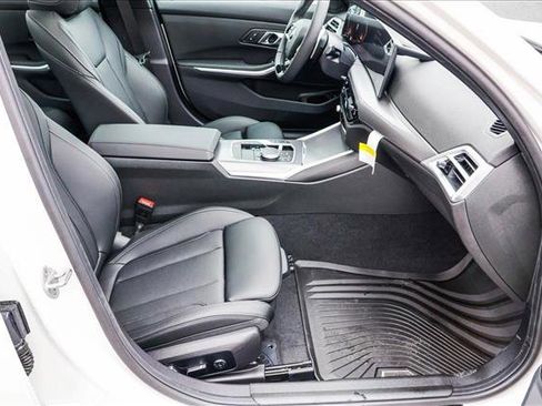 Certified 2025 BMW 330i xDrive Sedan w/ Convenience Package image 26