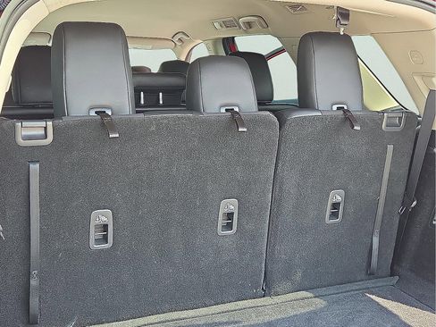 Used 2024 Nissan Pathfinder SL image 9