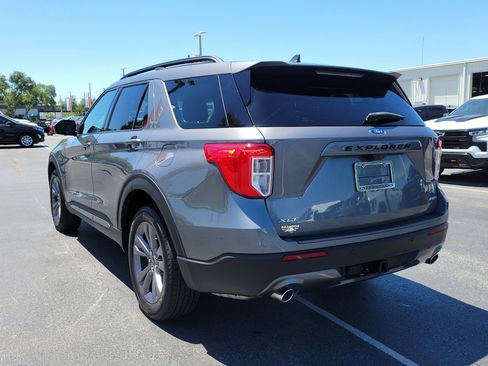 Certified 2023 Ford Explorer XLT w/ Equipment Group 202A image 7
