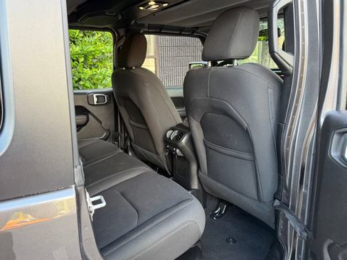 Used 2023 Jeep Wrangler Unlimited AWD/4WD image 40
