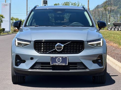 Used 2023 Volvo XC40 B5 Ultimate w/ Protection Package Premier AWD/4WD image 8