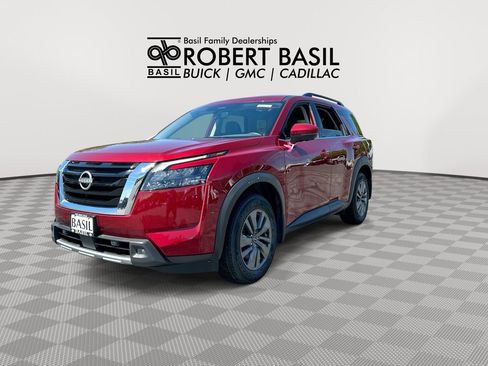 Used 2024 Nissan Pathfinder SV AWD/4WD image 4
