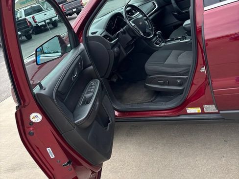Used 2015 Chevrolet Traverse LT w/ Traveler's Package AWD/4WD image 12
