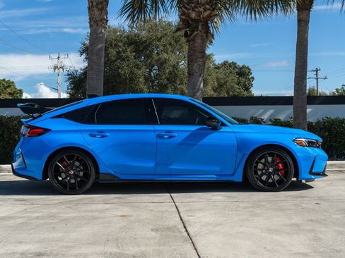 Used 2025 Honda Civic Type R image 9