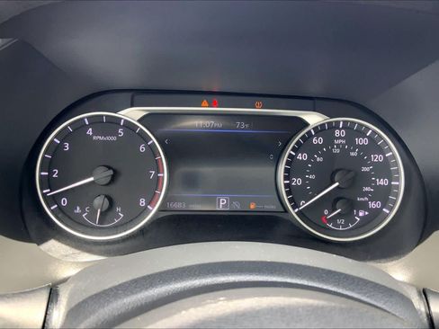 Used 2025 Nissan Sentra SV FWD image 25